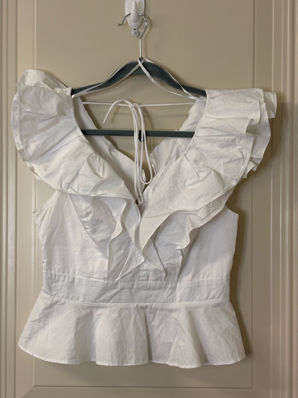 NWOT COUSIN COUTURE White Ruffle Peplum Tie-Back Top SZ S